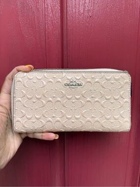 Coach Zip-Around Signature Wallet in Pale Blush